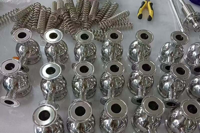 SANIARY-GRADEGLASSMIRROR,PIPE AND VALVE